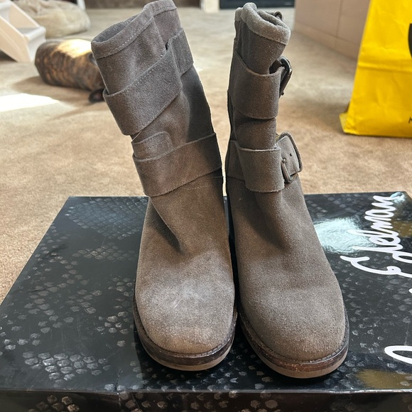 VVGUC Sam Edelman grey suede boots both silver buckles, size 6 - Picture 6 of 7